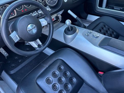 Used 2006 Ford GT Base image 4