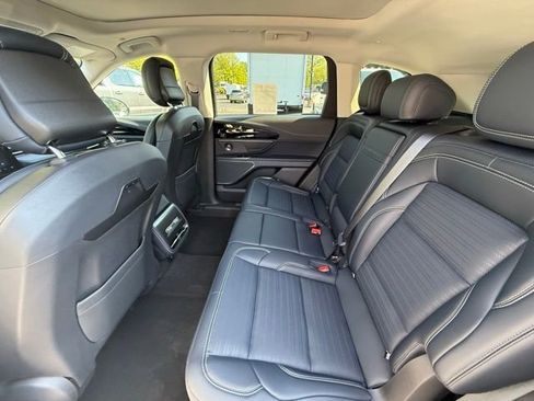 New 2025 Lincoln Nautilus Reserve image 10