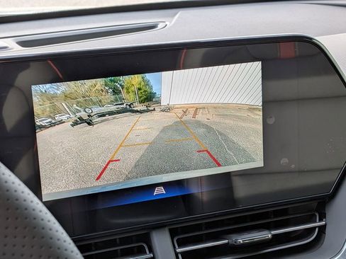 New 2026 Chevrolet Trax RS w/ Sunroof Package image 25