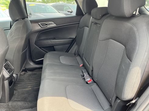 Used 2023 Kia Sportage LX AWD/4WD image 14