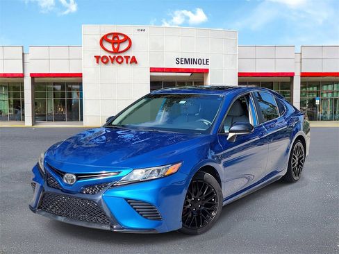 Used 2019 Toyota Camry SE image 1