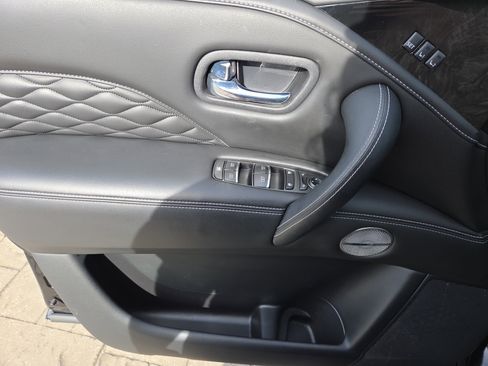 Used 2021 INFINITI QX80 Sensory w/ Cargo Package image 6