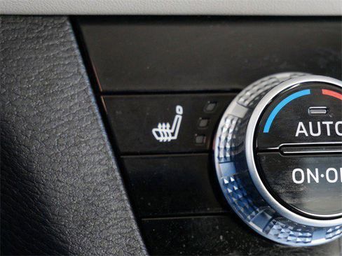 Used 2025 Mitsubishi Outlander SEL image 28