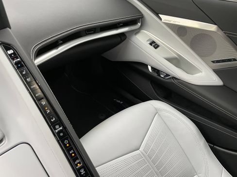 Certified 2025 Chevrolet Corvette Stingray Preferred Cpe w/ Z51 Performance Package image 14