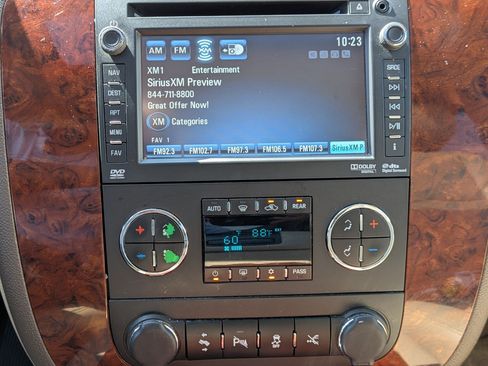 Used 2014 Chevrolet Suburban LTZ AWD/4WD image 13
