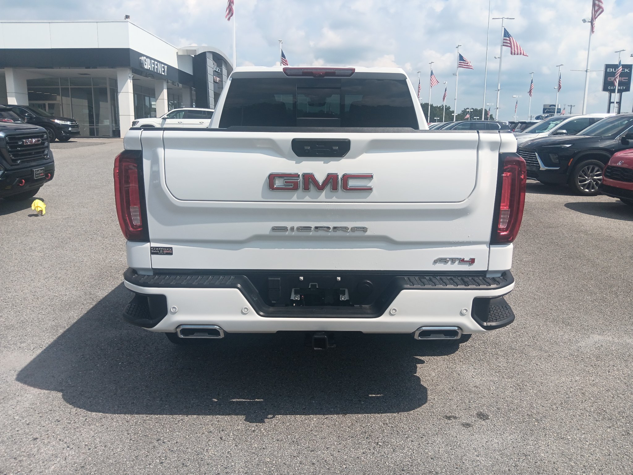 Used 2025 GMC Sierra 1500 AT4 w/ AT4 Premium Package AWD/4WD image 5