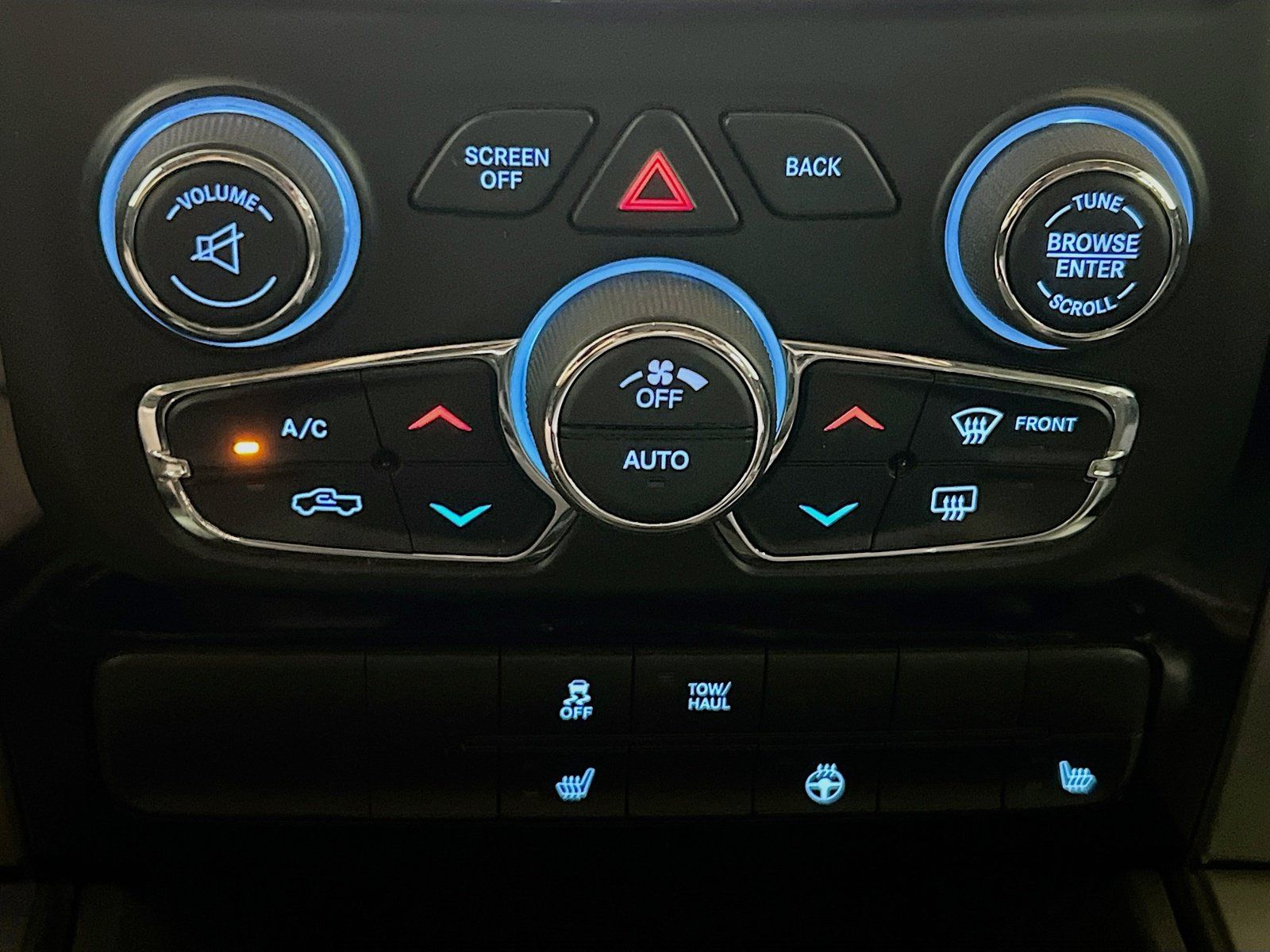 Used 2018 RAM 1500 Sport w/ Quick Order Package 26Q Night AWD/4WD image 11