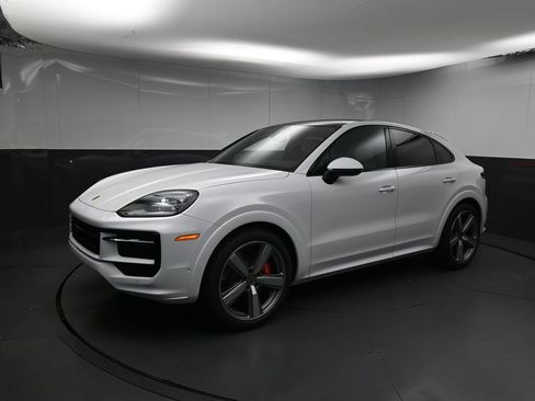 Certified 2026 Porsche Cayenne S AWD/4WD image 1