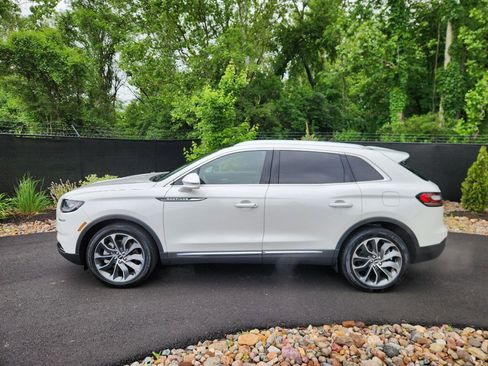 Certified 2022 Lincoln Nautilus Reserve image 2