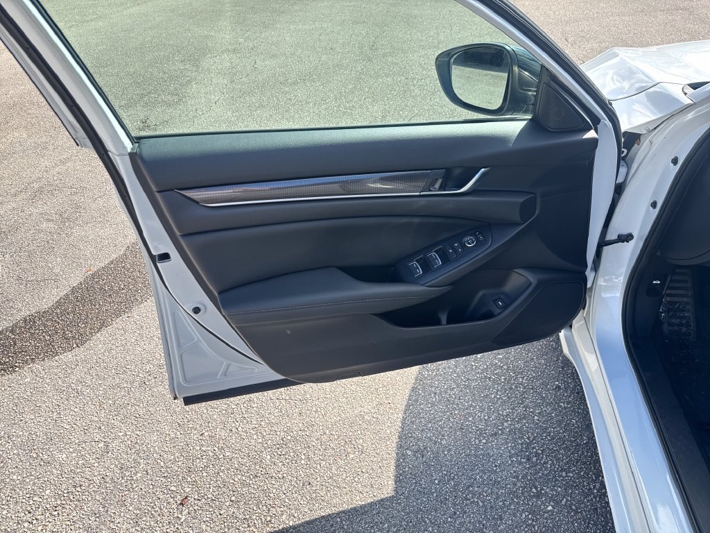 Used 2021 Honda Accord Sport image 12