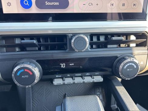 Used 2024 Toyota Tacoma TRD Off-Road image 15