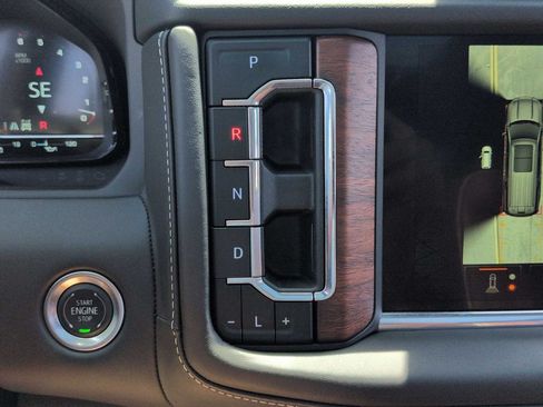 Used 2024 GMC Yukon Denali Ultimate AWD/4WD image 22