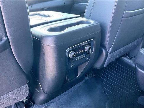 Used 2022 Chevrolet Tahoe Z71 w/ Luxury Package AWD/4WD image 34