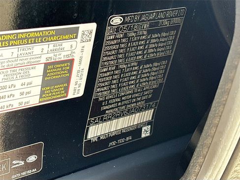 Used 2018 Land Rover Discovery HSE image 34