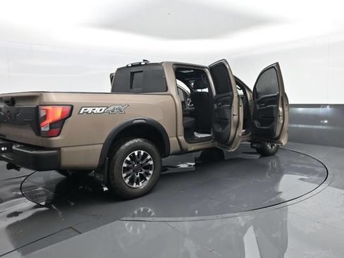Used 2023 Nissan Titan PRO-4X w/ Pro-4x Convenience Package AWD/4WD image 32