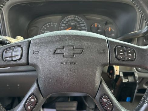 Used 2004 Chevrolet Silverado 2500 LS AWD/4WD image 12
