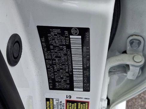 Used 2025 Toyota Camry LE image 28