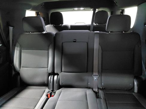 Used 2024 GMC Yukon SLE AWD/4WD image 17