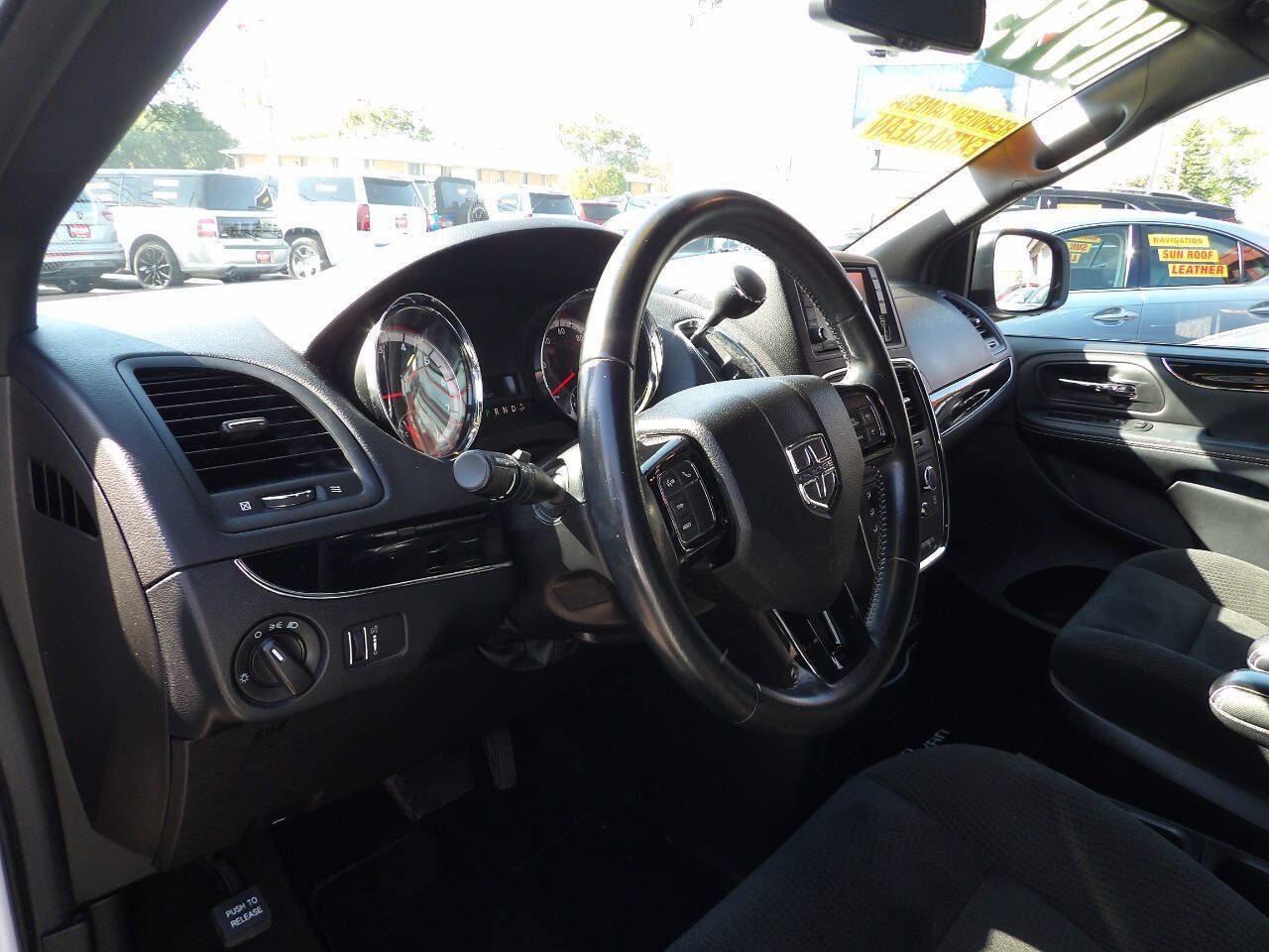 Used 2017 Dodge Grand Caravan SE FWD image 6