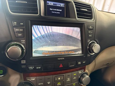 Used 2012 Toyota Highlander Limited w/ Tow Pkg AWD/4WD image 32