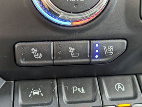 Used 2020 GMC Sierra 1500 AT4 w/ AT4 Premium Package image 25