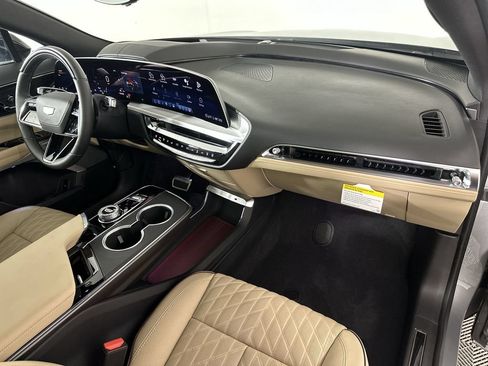 Used 2026 Cadillac Lyriq Signature Luxury w/ Nappa Leather Package RWD image 32