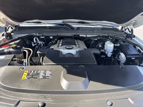 Used 2019 Cadillac Escalade ESV Luxury AWD/4WD image 31