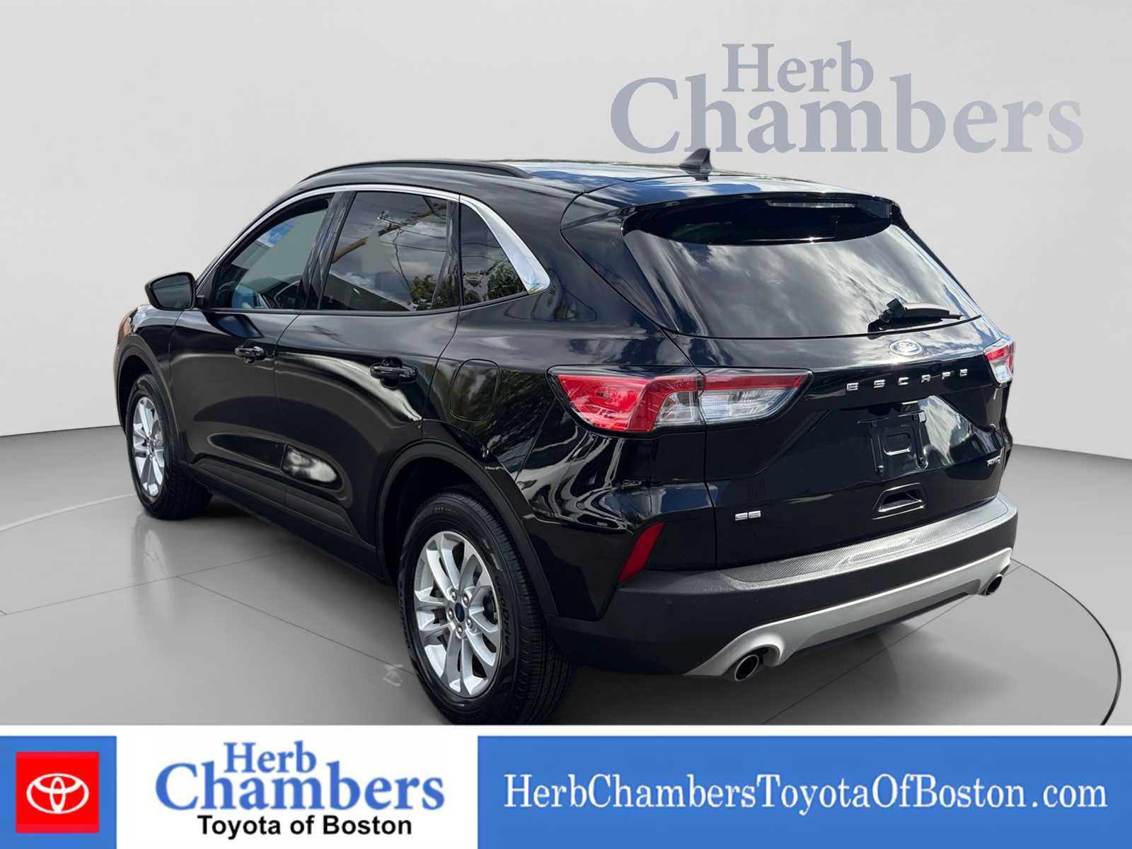 Used 2021 Ford Escape SE w/ Convenience Package AWD/4WD image 2
