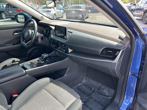 Certified 2023 Nissan Rogue SV image 43