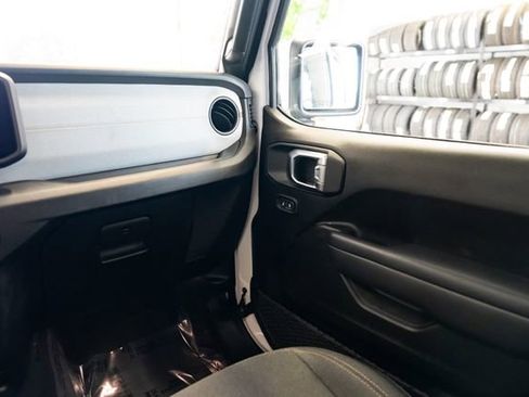 Used 2025 Jeep Wrangler Unlimited Sport AWD/4WD image 10