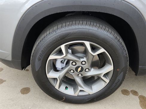 New 2025 Chevrolet Trax LT w/ Driver Confidence Package image 30