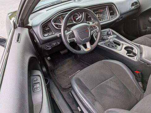 Used 2016 Dodge Challenger R/T Scat Pack w/ Leather Interior Group image 25