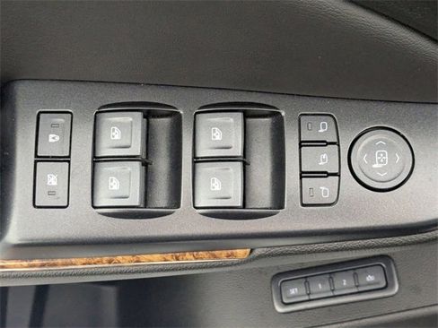 Used 2020 Chevrolet Suburban Premier image 10