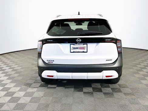 New 2026 Nissan Kicks SV w/ SV Premium Package image 9