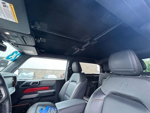 Used 2023 Ford Bronco Badlands w/ Sasquatch Package AWD/4WD image 16
