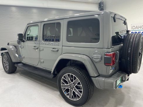 Used 2023 Jeep Wrangler Unlimited Sahara AWD/4WD image 6