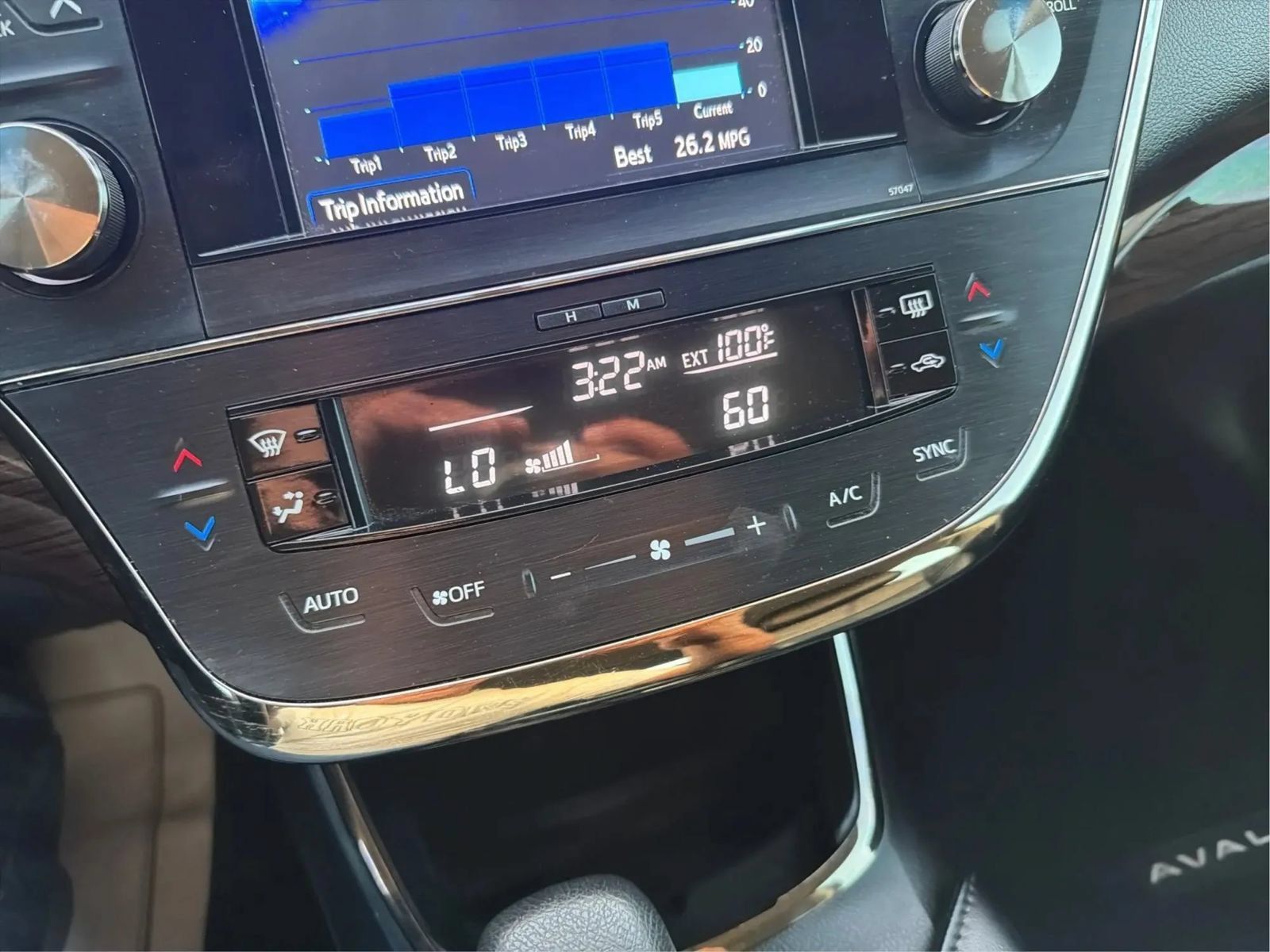 Used 2013 Toyota Avalon XLE Premium FWD image 35