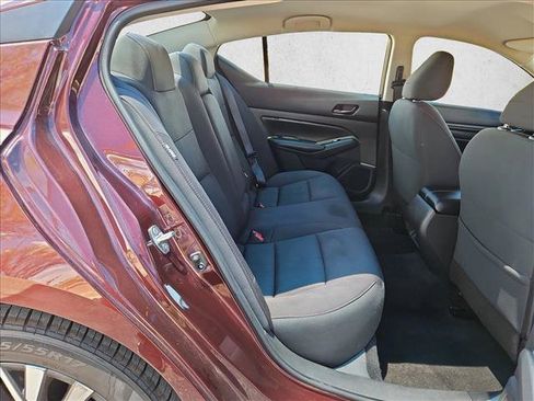 Used 2024 Nissan Altima 2.5 SV FWD image 19