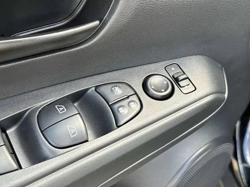 Used 2025 Nissan Kicks Play S FWD image 29