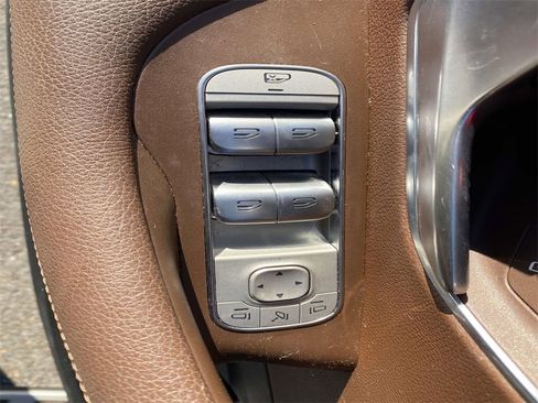 Used 2024 Mercedes-Benz GLS 450 4MATIC image 13