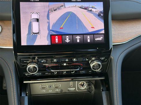 New 2025 Jeep Grand Cherokee Summit image 18