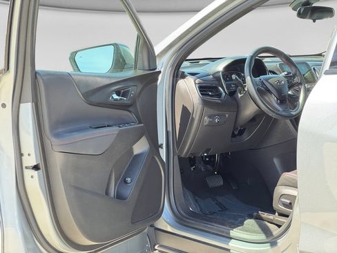 Used 2024 Chevrolet Equinox RS FWD image 9