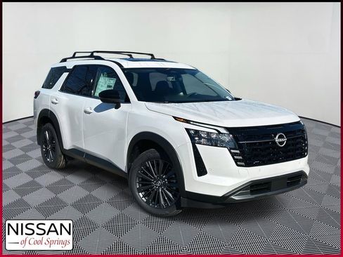 New 2026 Nissan Pathfinder SL w/ SL Premium Package AWD/4WD image 1