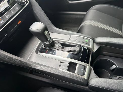 Used 2019 Honda Civic Sport image 28
