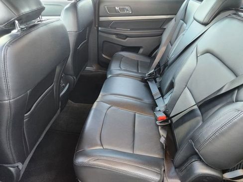 Used 2018 Ford Explorer XLT w/ Equipment Group 202A image 27