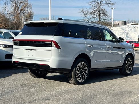 New 2025 Lincoln Navigator Black Label image 4