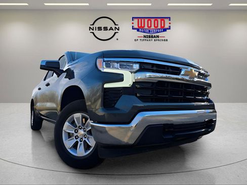 Used 2025 Chevrolet Silverado 1500 LT AWD/4WD image 4