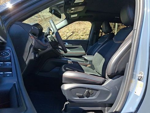 Used 2025 Ford Explorer ST AWD/4WD image 14