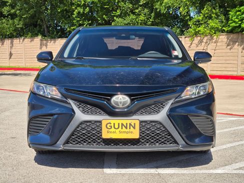 Used 2018 Toyota Camry SE w/ Moonroof Package FWD image 8