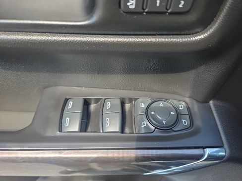 Used 2019 Chevrolet Silverado 1500 LTZ w/ LTZ Premium Package AWD/4WD image 17